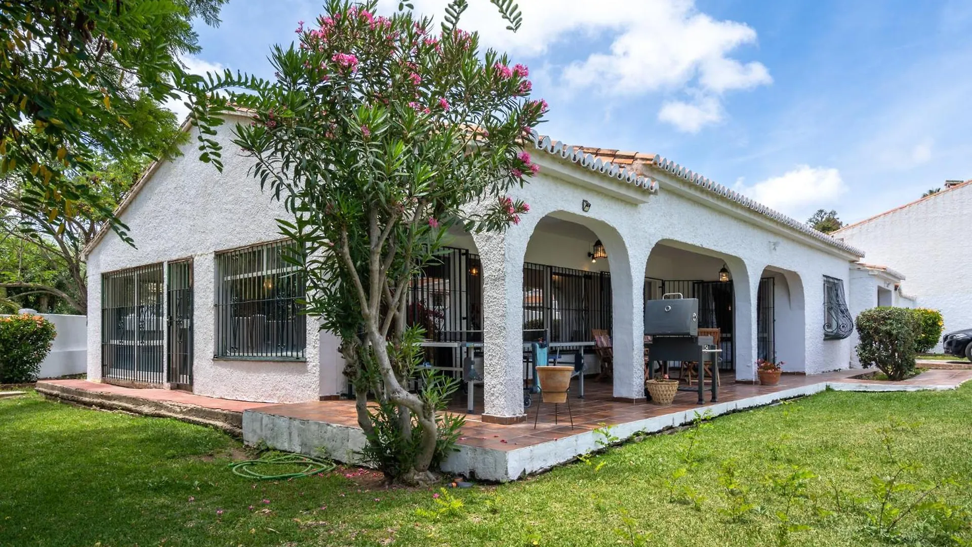 Family Villa With Garden Next To The Beach El Faro Spain