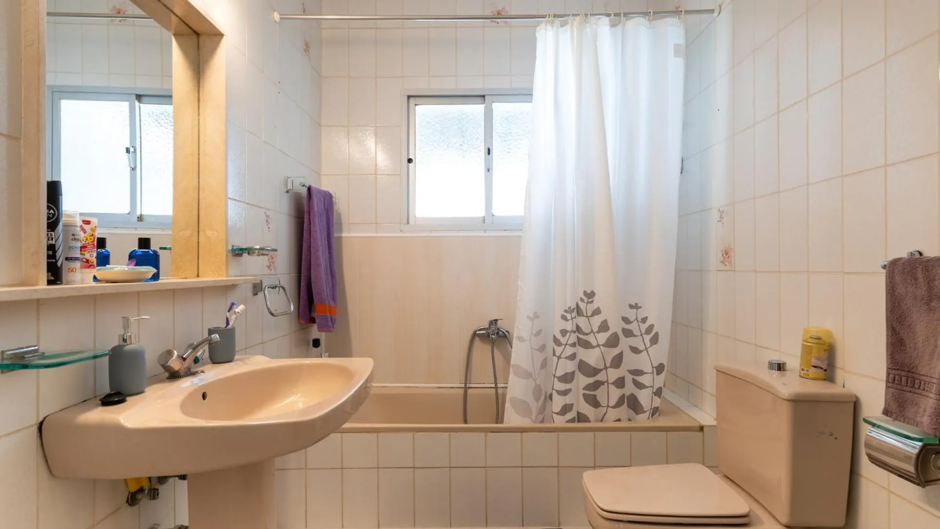 Family Villa With Garden Next To The Beach El Faro
