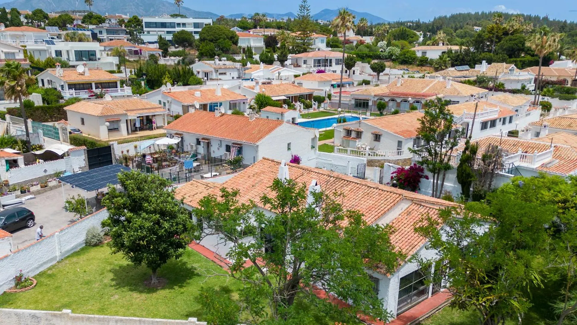 Family Villa With Garden Next To The Beach El Faro
